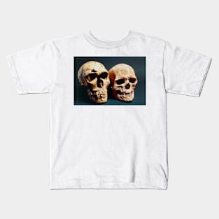 Neanderthal and Cro-Magnon 1 skulls (E438/0005) Kids T-Shirt